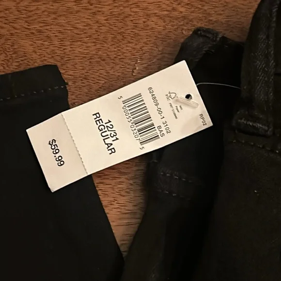 GAP NWT Women’s jeans - 12/31 Regular -Super Stretch -Universal Legging - Picture 4 of 9